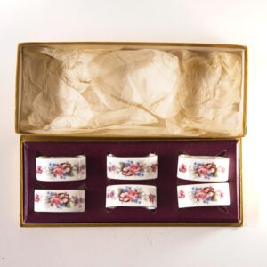 Boxed set of Royal Crown Derby napkin rings