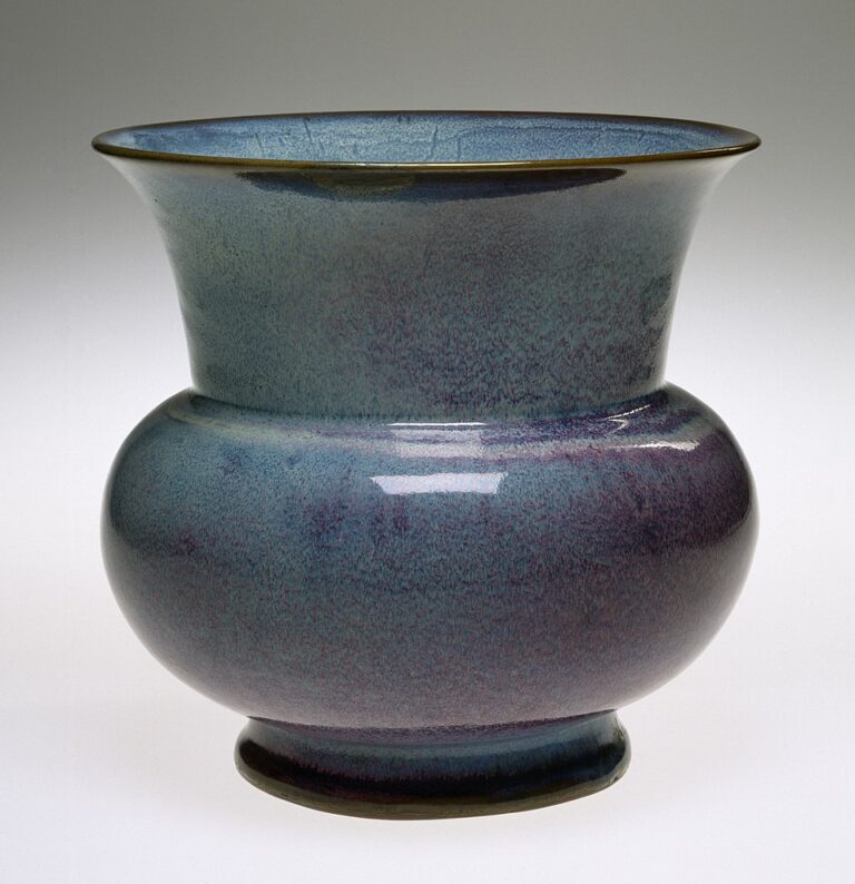 960px-Chinese_-_Spittoon_-_Walters_491585_-_Profile